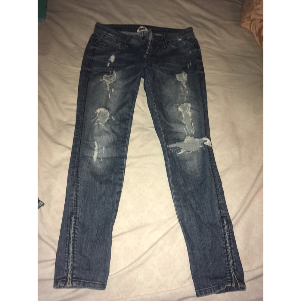 Ripped jeans (size 26)